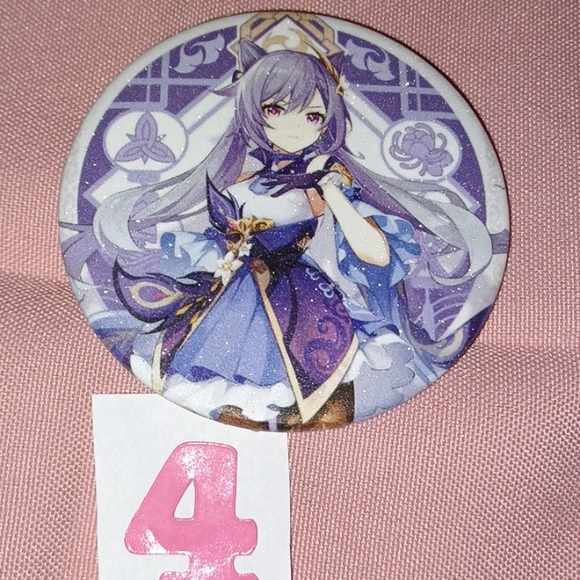 These 7 badges feature Anime characters - Picture 3 of 12